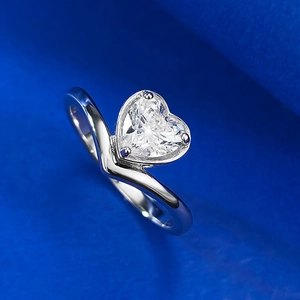 S925 silver heart shaped diamond ring with elegant V-shaped wishbone band design
