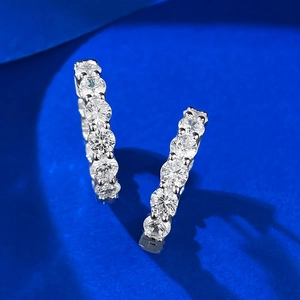 Créoles en argent 925 chic avec pavage complet de pierres précieuses rondes et claires