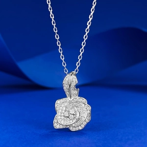 Collier Pendentif Rose Camélia en Argent Sterling 925 pour Femme Élégant Chaîne de Clavicule Incrustée de Strass Bijoux