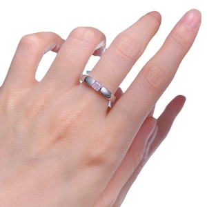 Elegant S925 silver ring featuring a 5x5mm square pink diamond on a female hand