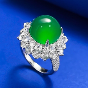 Bague luxueuse en argent S925 avec cabochon de calcédoine verte 12mm et halo