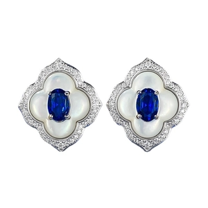 Kleeblatt-Ohrringe aus Perlmutt mit blauem Saphir und Pavé-Diamant-Heiligenschein