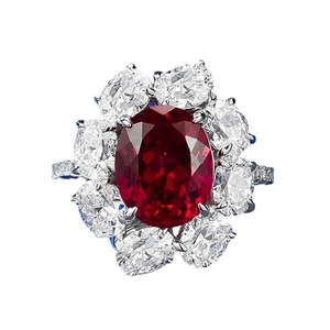 Bague luxueuse en argent S925 avec pierre rouge sang de pigeon et halo de diamants