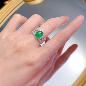 Elegant 925 silver plated ring with green chalcedony and white zircon pavé details