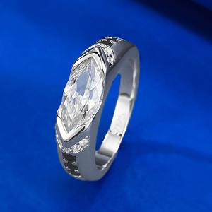 S925 Silberring mit Marquise-Schliff und geometrischer Pavé-Fassung aus weißen Steinen