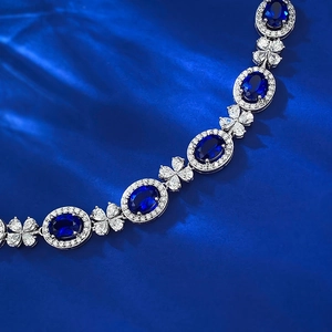 Bracelet classique en argent 925 avec saphirs bleu royal ovales et motifs de fleurs