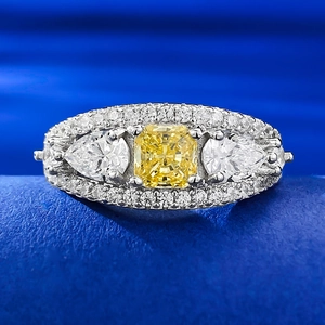 Elegant 925 Sterling Silver Cushion Cut Yellow Rhinestone Halo Ring For Women Luxurious Three Stone Geometric Finger Ring