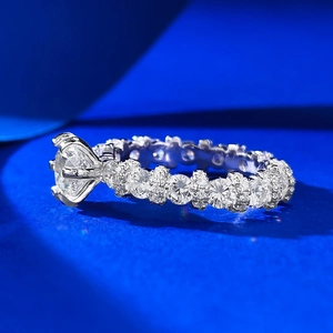 Luxurious S925 sterling silver ring with 6.5mm round moissanite in six-prong setting
