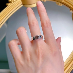 Close-up of S925 silver ring with 6x6mm square-cut carbon diamond on model's finger