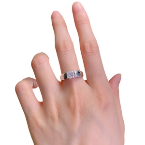 Elegant S925 sterling silver ring with square cushion-cut diamond on a female hand