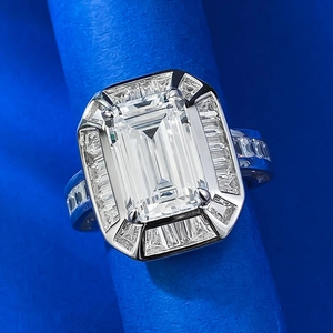 Bague luxueuse en argent S925 avec diamant taille émeraude, halo et anneau pavé