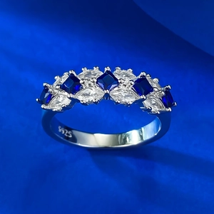 Eleganter S925 Sterlingsilber Ring mit königsblauen Saphiren und Marquise-Diamanten