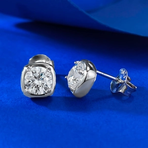 S925 sterling silver stud earrings with 6mm round brilliant cut cubic zirconia stone