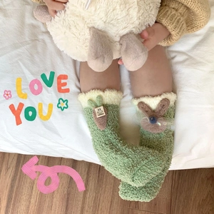 Thick coral fleece thermal socks for children featuring cute 3D bunny and carrot patterns