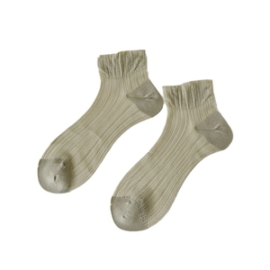 Breathable olive green ankle socks for women featuring ribbed texture and ruffle cuffs
