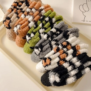 Thick warm leopard print coral fleece socks in assorted colors for winter