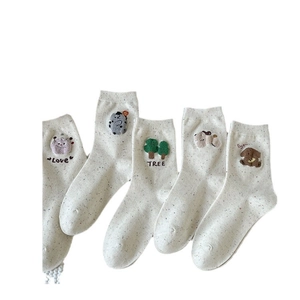 Cinque paia di calze carine in cotone stile coreano con toppe di animali 3D e puntini