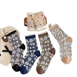 Lot de 5 paires de chaussettes en coton vintage à fleurs avec bordure en dentelle