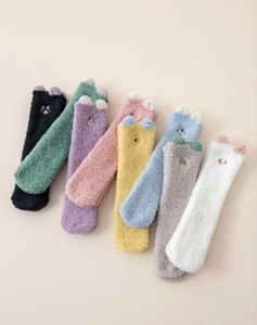 Huit paires de chaussettes en polaire corail avec oreilles 3D et broderie dessin animé