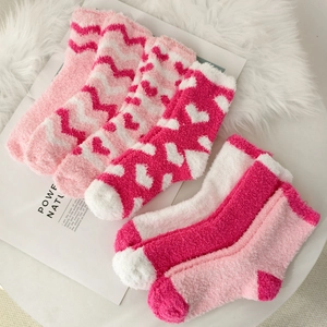 Pink heart patterned coral fleece floor socks for women in winter home sleepwear style