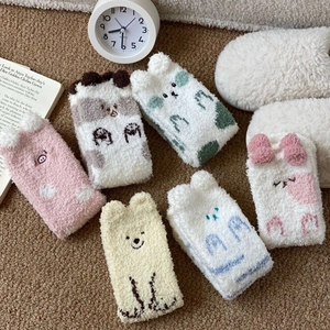 Six paires de chaussettes chaudes en polaire corail avec broderies d'animaux mignons