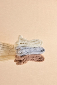 Dicke Korallenfleece-Socken in Creme, Grau und Braun mit weicher Plüschstruktur