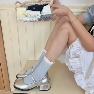Chaussettes en coton pastel avec bordure en dentelle et broderie cœur en cinq couleurs
