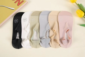 Set mit sechs atmungsaktiven Mesh-Füßlingen in Pastellfarben mit Baumwollsohle