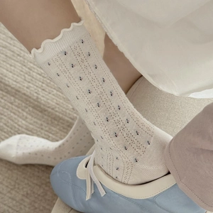 Atmungsaktive Baumwollsocken im japanischen Stil mit Blumenmuster und gewelltem Rüschenrand