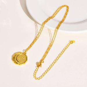 Collier Pendentif Octogone Étoile Lune en Cuivre Plaqué Or avec Zirconia Bijoux Géométriques Célestes Cadeau pour Femme