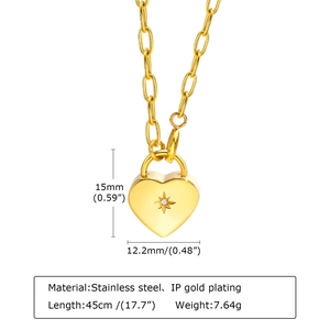 Collier cœur en acier inoxydable doré avec zircon et gravure d'étoile élégante