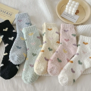 Women Warm Blended Fabric Heart Pattern Fuzzy Socks Thickened Winter Sleep Floor Socks Soft Acetate Mid-Tube Socks For Home