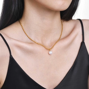 Elegant gold bead chain necklace with white round pearl pendant for women fashion