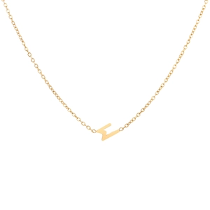 Élégant collier en acier inoxydable doré avec pendentif éclair pour femme sur fond blanc