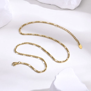 Collier minimaliste en acier inoxydable doré 18K à maillons rectangulaires et boules