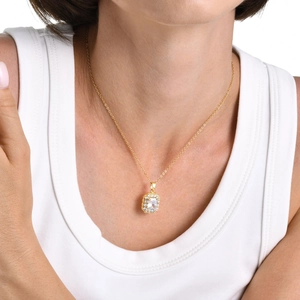 Elegante Collana Con Ciondolo Halo in Zirconia Quadrata Oro per Donna in Metallo di Rame Geometrico Catena per Clavicola Gioielli