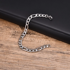 Bracelet chaîne Figaro classique en acier inoxydable argenté avec fermoir mousqueton