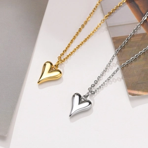 Collier Pendentif Cœur en Acier Inoxydable Minimaliste pour Femme Plaqué Or Argent Bijoux Cadeau Style Doux et Cool