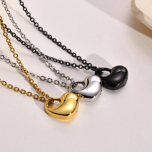 Herz-Urnenhalsketten aus poliertem Edelstahl in Gold, Silber und Schwarz mit Gliederketten