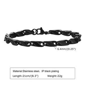 Detail of black stainless steel chain bracelet with dimensions 21cm length and 6.4mm width