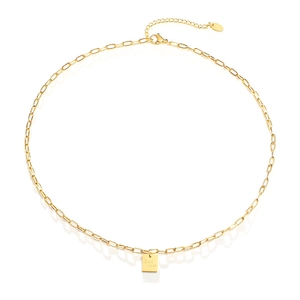 Collier trombones plaqué or 18K poli avec un pendentif carré portant l'inscription Good Luck