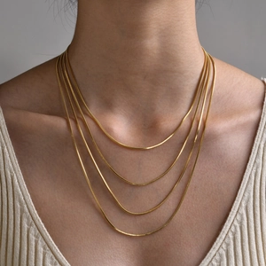 Collana a Catena a Serpente in Acciaio Inossidabile Minimalista Placcata Oro Argento Collana a Catena a Strati Moda Unisex