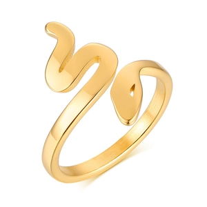 Adjustable golden snake ring made of polished stainless steel for a minimalist look