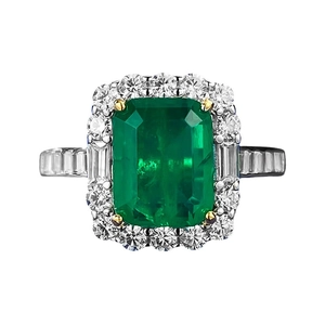 S925 silver ring with 2ct emerald-cut green stone and halo diamond settings