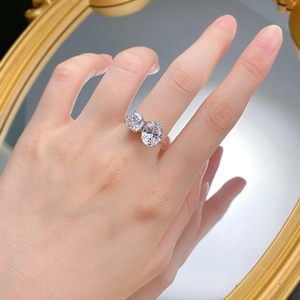 Anillo Toi et Moi de plata S925 con diamantes sintéticos ovalados y cojín de 8x10mm