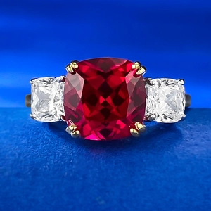 925 Sterling Silver Red Cushion Cut Gemstone Ring For Women Luxurious Three Stone Wedding Party Fashion Jewelry Finger Ring