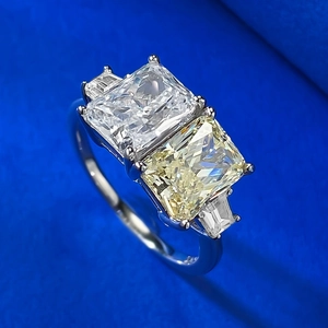 Elegante anillo de plata S925 con diamantes simulados blancos y amarillos corte radiant