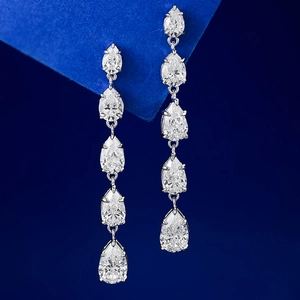 Orecchini pendenti in argento 925 con cinque diamanti gialli a goccia dal taglio sfumato