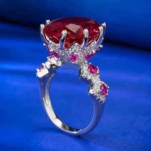 Bague Luxueuse en Argent Sterling 925 avec Strass Rouge Coupe Ovale Bijoux Élégants Style Zirconia Sang de Pigeon pour Femmes
