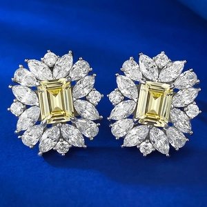 Boucles d'Oreilles Clous en Argent Sterling 925 Luxueuses Jaunes Taille Émeraude Forme de Fleur avec Strass pour Femme